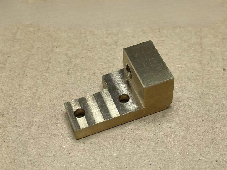 Seibu Auxiliary Power Feed Copper Holder 33 × 15 × 15 mm (M50HP)